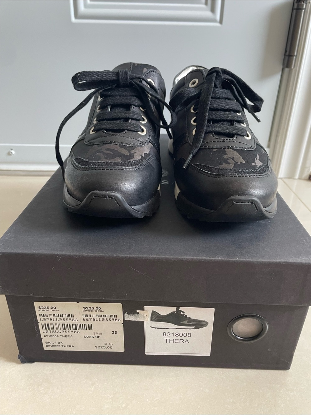 RUDSAK Black Women's Camouflage Accent Sneakers